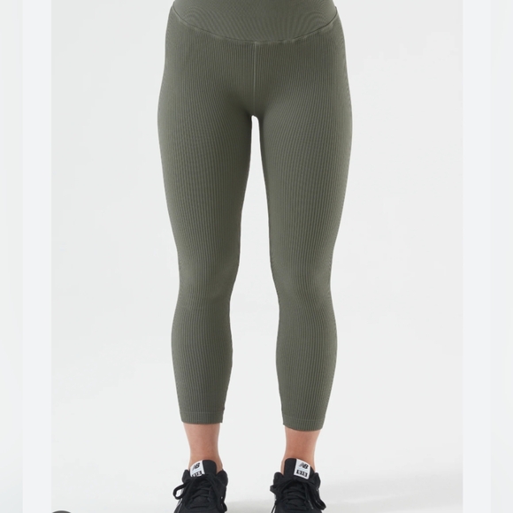NUX Leggings Womens Size L Green Ribbed High Compression Athletic NWT - Picture 1 of 8